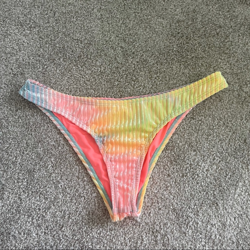 Dippin Daisy’s Nocturnal Bottom